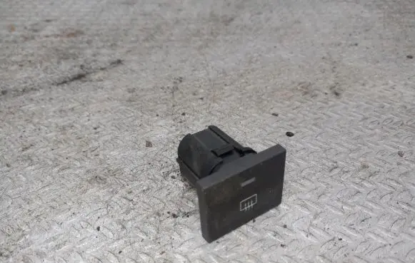 Ford Focus Windscreen/window heater switch 7M5T18C621AA