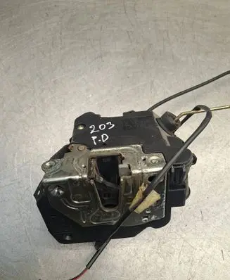 Mercedes-Benz C W203 Front door lock 2037200435