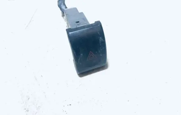 Chevrolet Tacuma Hazard light switch