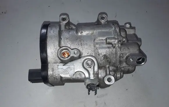 Toyota Prius Prime Air conditioning (A/C) compressor (pump) 0424000240