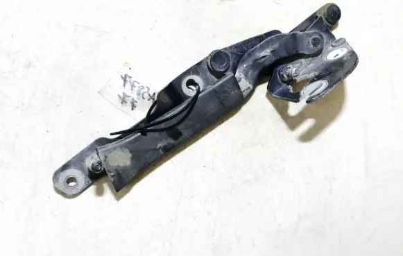 Audi A4 S4 B5 8D Tailgate/trunk/boot hinge 8d5827302