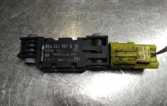 Audi A4 S4 B6 8E 8H Airbag deployment crash/impact sensor 8E0959651A