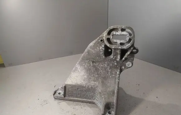 Audi A6 S6 C4 4A Engine mounting bracket 4A0199312 810820