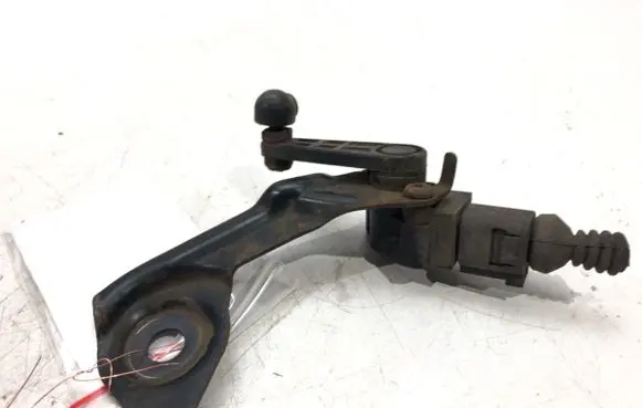 Headlight/headlamp level sensor