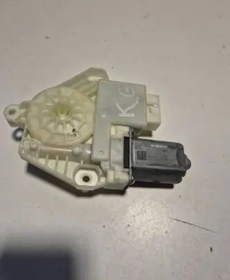 Volkswagen Jetta VII Rear door window regulator motor 5Q4959811F 0013943549