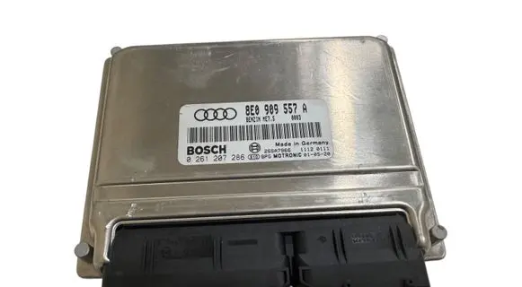 Audi A4 S4 B6 8E 8H Engine control unit/module 8E0909557A 26SA7966 0261207286