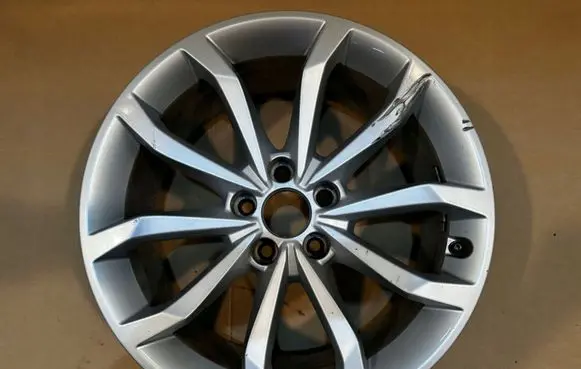 R18 alloy rim