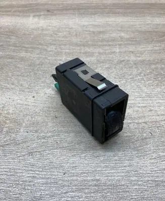 Volkswagen PASSAT B5 Windscreen/window heater switch 3B0963563A
