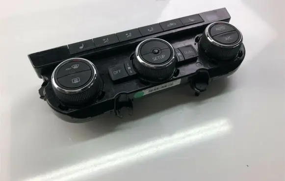 Skoda Octavia Mk3 (5E) Climate control unit 5E0907044A P1943