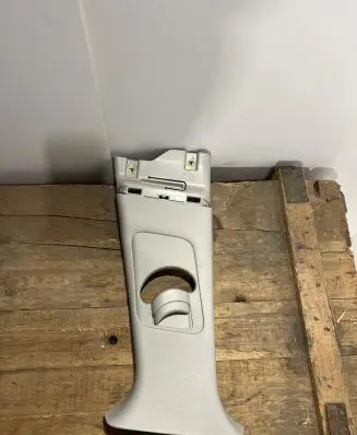 (D)pillar trim (top)