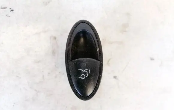 Mercedes-Benz E W211 Tailgate opening switch a2118210279 22.5.0707q03