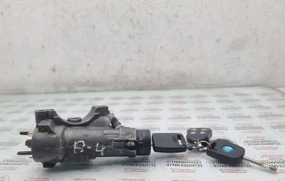 Audi A4 S4 B5 8D Ignition lock 4B0905851C