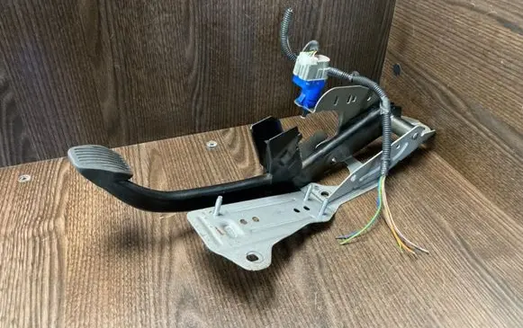 Volvo V50 Brake pedal 4M512467AS 31341257