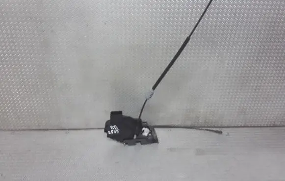 Volvo V50 Front door lock 30753664