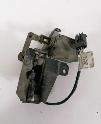 BMW 5 E39 Tailgate window lock/catch/latch 8238469