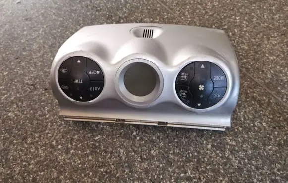 Toyota Urban Cruiser (XP110) Climate control unit 75D323
