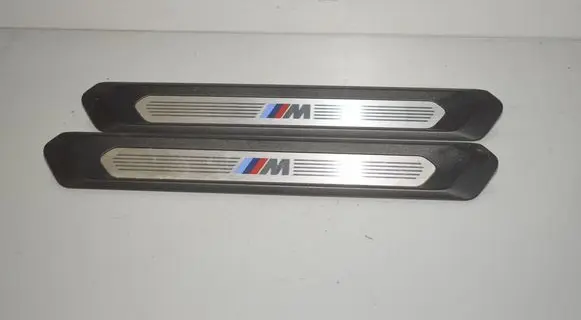 Front sill trim cover