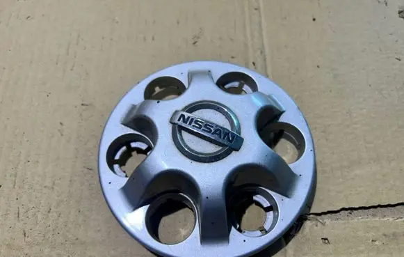 Nissan Navara D40 Original wheel cap EB000