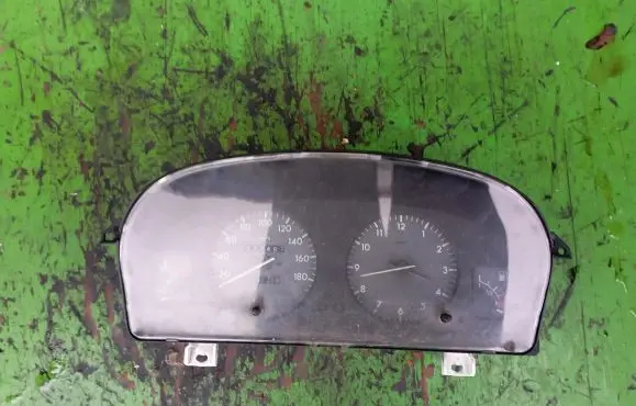 Peugeot Partner Speedometer (instrument cluster) 9621185080