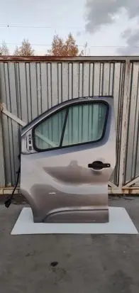 Opel Vivaro Front door