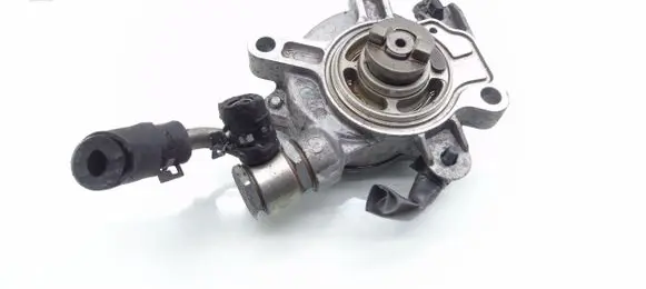 Mazda 3 II Vacuum pump PE07-18G00