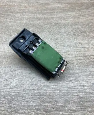 Ford Focus Heater blower motor/fan resistor 3M5H18B647BA