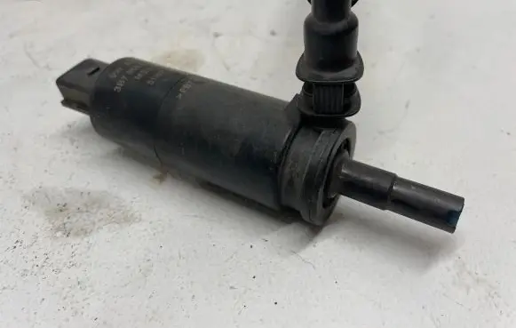 Audi A3 S3 8P Headlight washer pump 3B7955681 5107