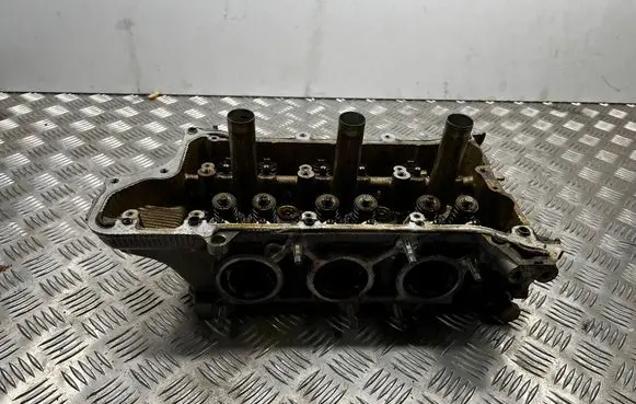 Lexus GS 300 350 430 450H Engine head 