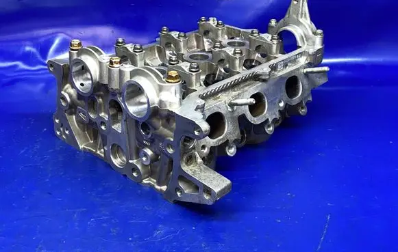 Hyundai i30 Engine head 2211104550 170918221