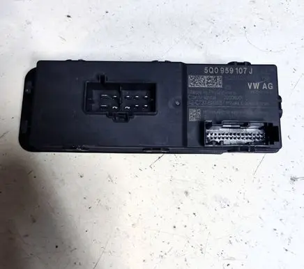 Skoda Superb B8 (3V) Tailgate/trunk control unit/module 5Q0959107J 5Q0959107 A2C73762913