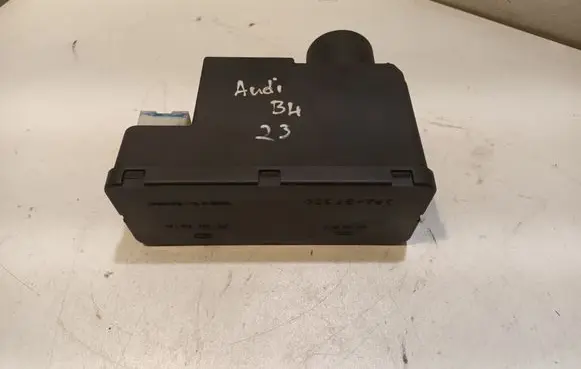 Audi 80 90 S2 B4 Central locking vacuum pump 4A0862257F 8TZ00652204