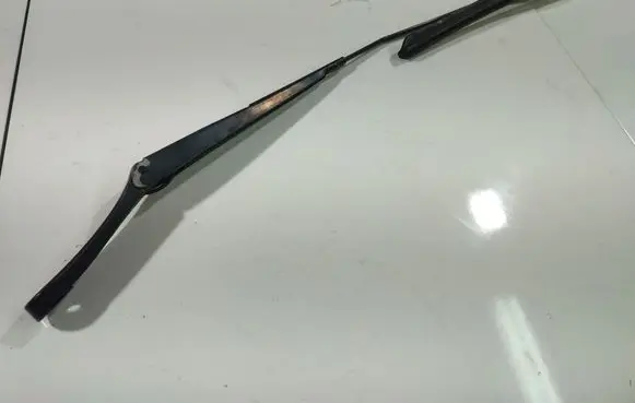 Skoda Superb B6 (3T) Front wiper blade arm 