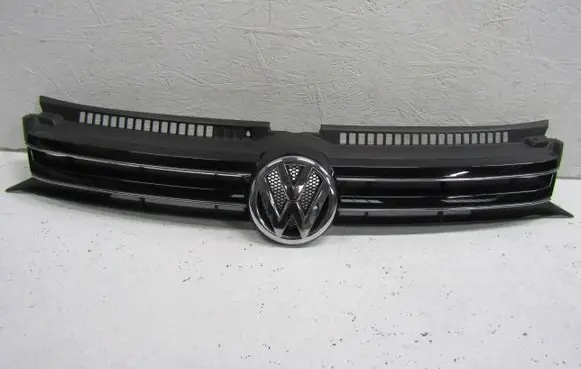 Volkswagen Golf Plus Front bumper upper radiator grill 5M0853653L