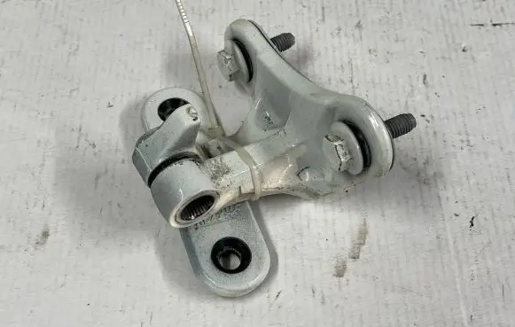 Mercedes-Benz B W246 W242 Front door upper hinge