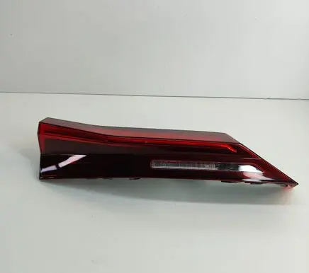 Tailgate rear/tail lights