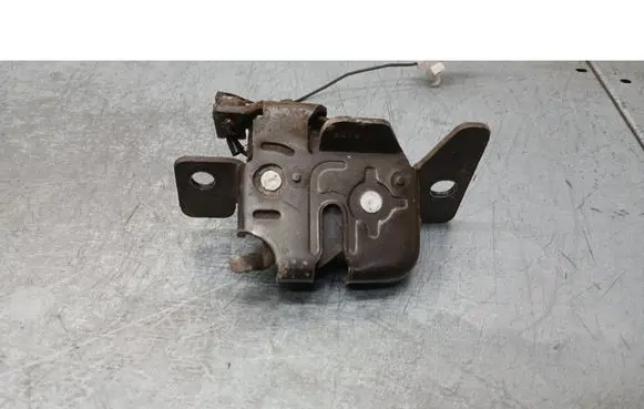 Mazda 323 F Tailgate/trunk/boot lock/catch/latch 