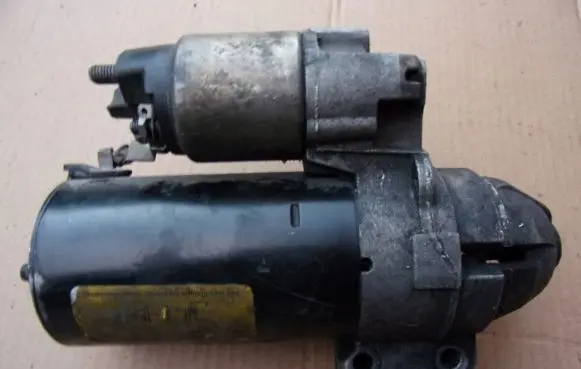 BMW 5 E60 E61 Starter motor 0001109070