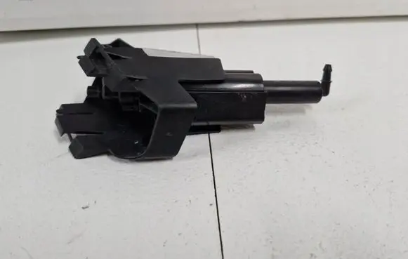 Nissan Qashqai Headlight washer spray nozzle