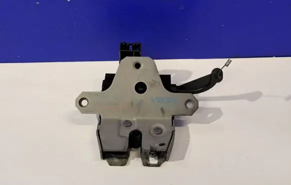 Tailgate/trunk/boot lock/catch/latch