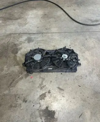 Nissan Leaf I (ZE0) Radiator cooling fan shroud 