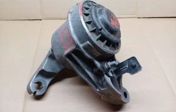 Ford Mondeo MK IV Engine mount bracket DS736F012GG 5E201412