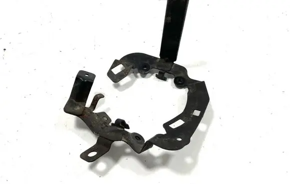 Mitsubishi L200 Fog light bracket 