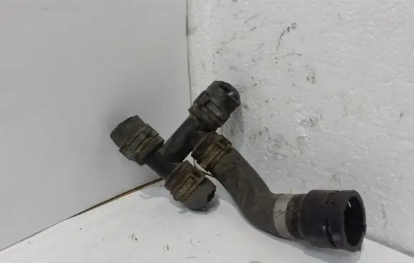 Audi A8 S8 D3 4E Engine coolant pipe/hose 2D0121243