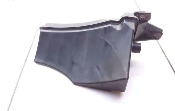 Vacuum air tank