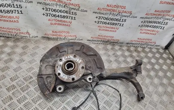 Front wheel hub spindle knuckle