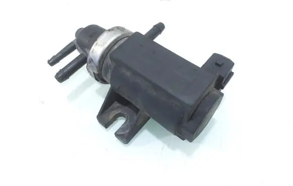 Volkswagen PASSAT B5 Turbo solenoid valve 1H0906627