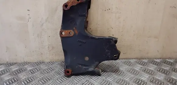 Nissan X-Trail T31 Engine mounting bracket