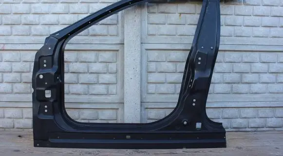 Maserati Quattroporte Sill 673000400