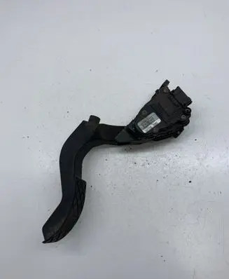 Audi A4 S4 B5 8D Accelerator throttle pedal 8D1721523 6PV00777007