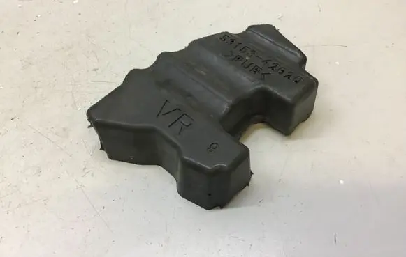 Toyota RAV 4 (XA50) Fender foam support/seal 5315342020